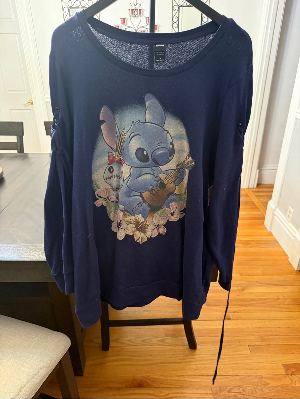 🌴 Ohana Vibes! Torrid Disney Stitch Ukulele Lace-Up Sleeve Sweatshirt 🌺